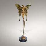 Amorphius
Bronze Stainless Steel & Iridized Glass
30" x 10" x 14"
Limited Edition of 48
Larger Sizes available.